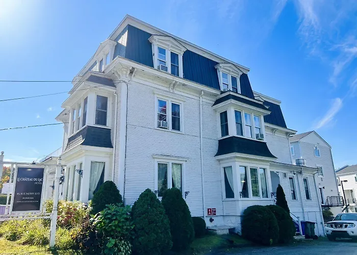 Le Chateau du Lac Magog